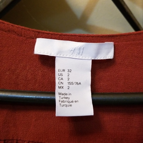 Size 2 H&M Maroon Blouse - Picture 2 of 2